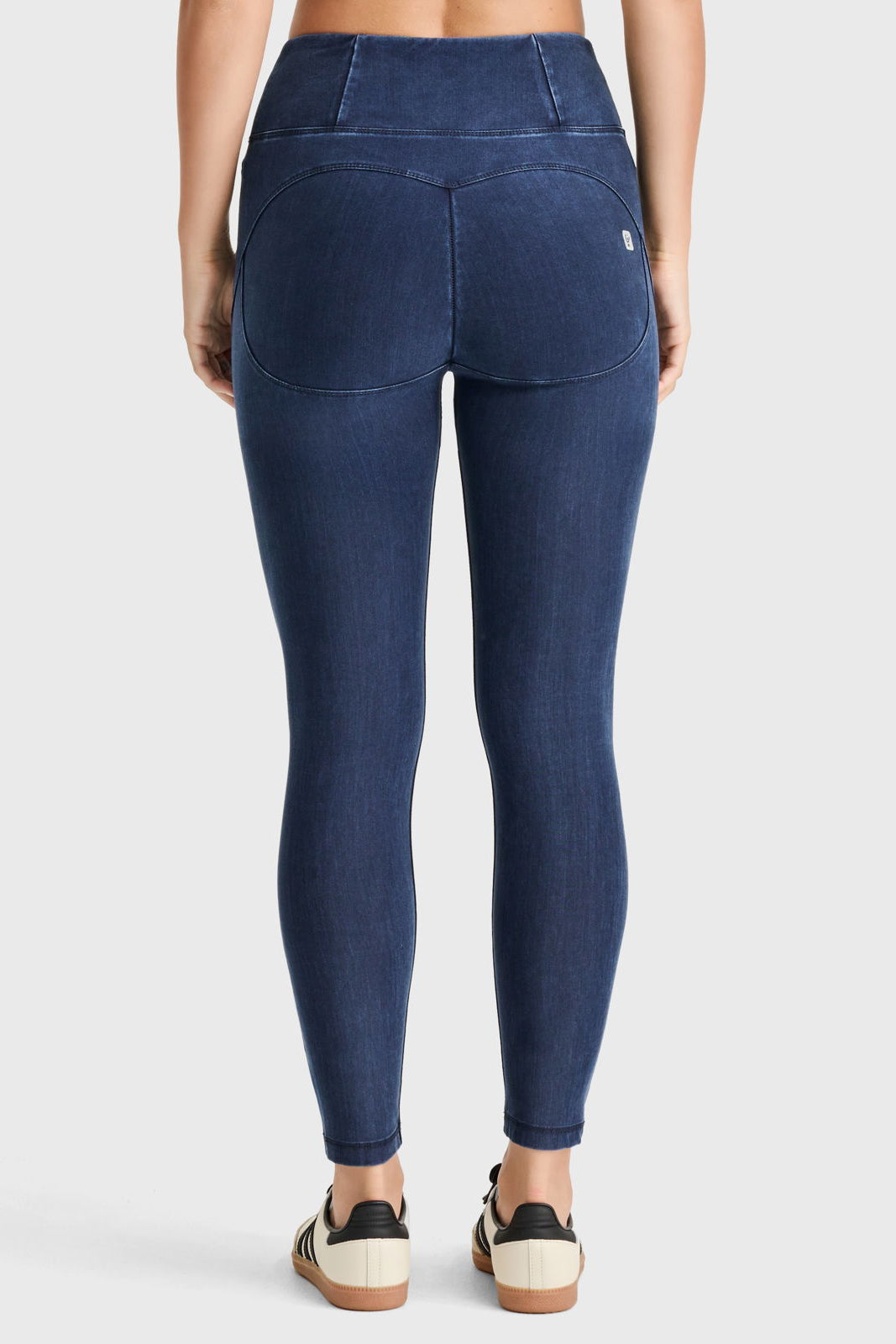 WR.UP® Core Denim - Super High Waisted - 7/8 Length - Dark Blue + Blue Stitching 3