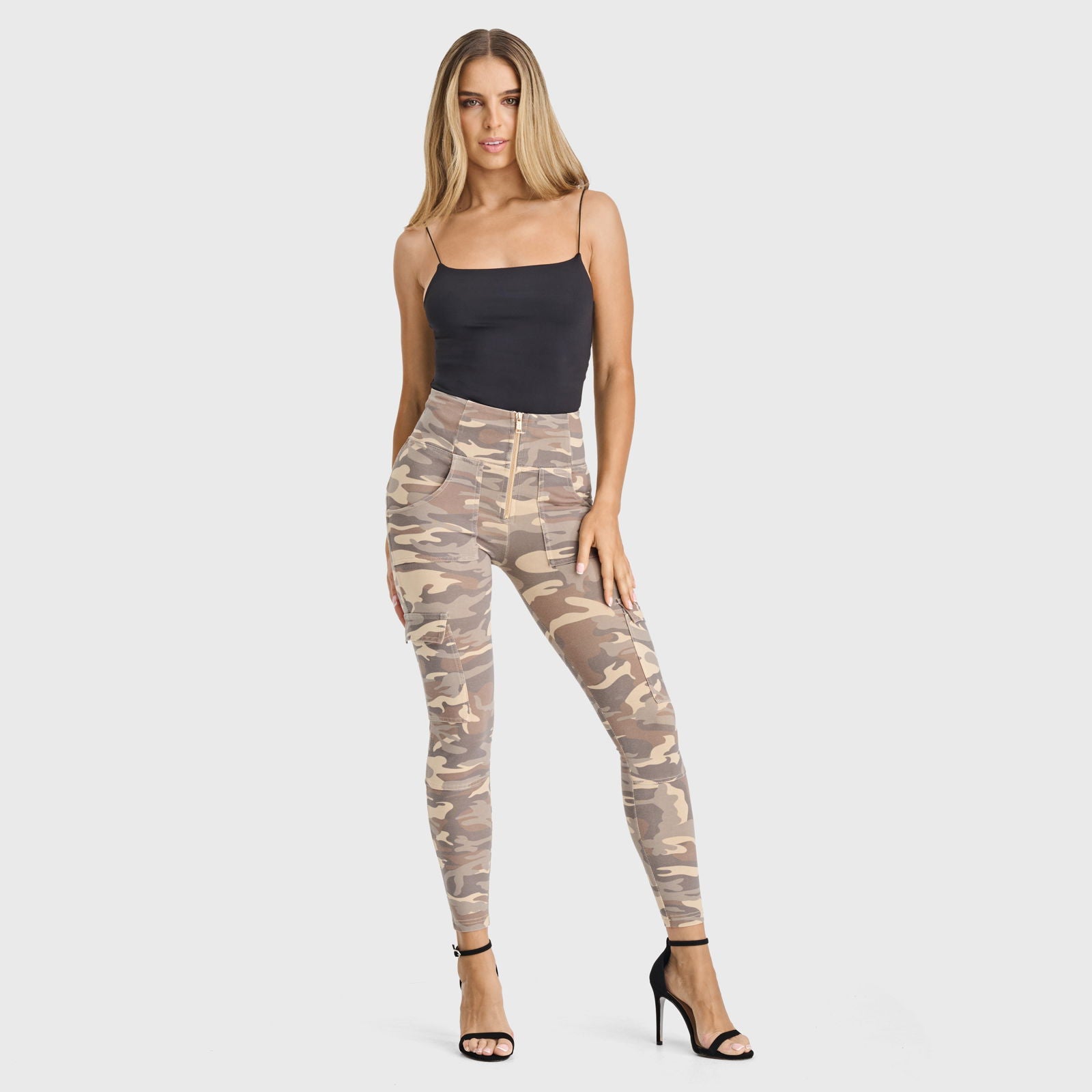 WR.UP® Cargo Fashion - High Waisted - 7/8 Length - Sand Camo 2