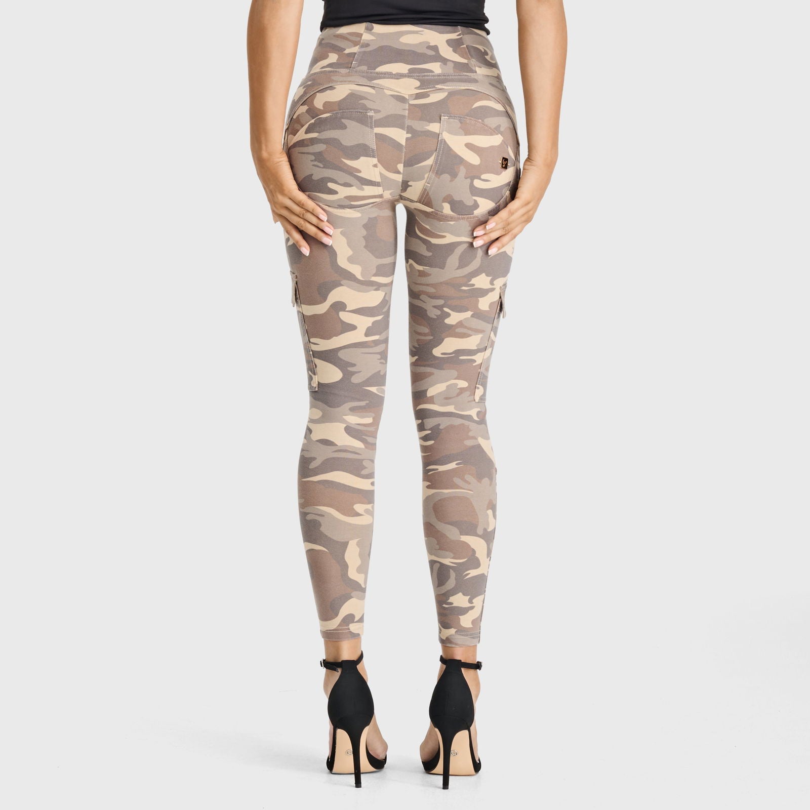 WR.UP® Cargo Fashion - High Waisted - 7/8 Length - Sand Camo - Freddy USA