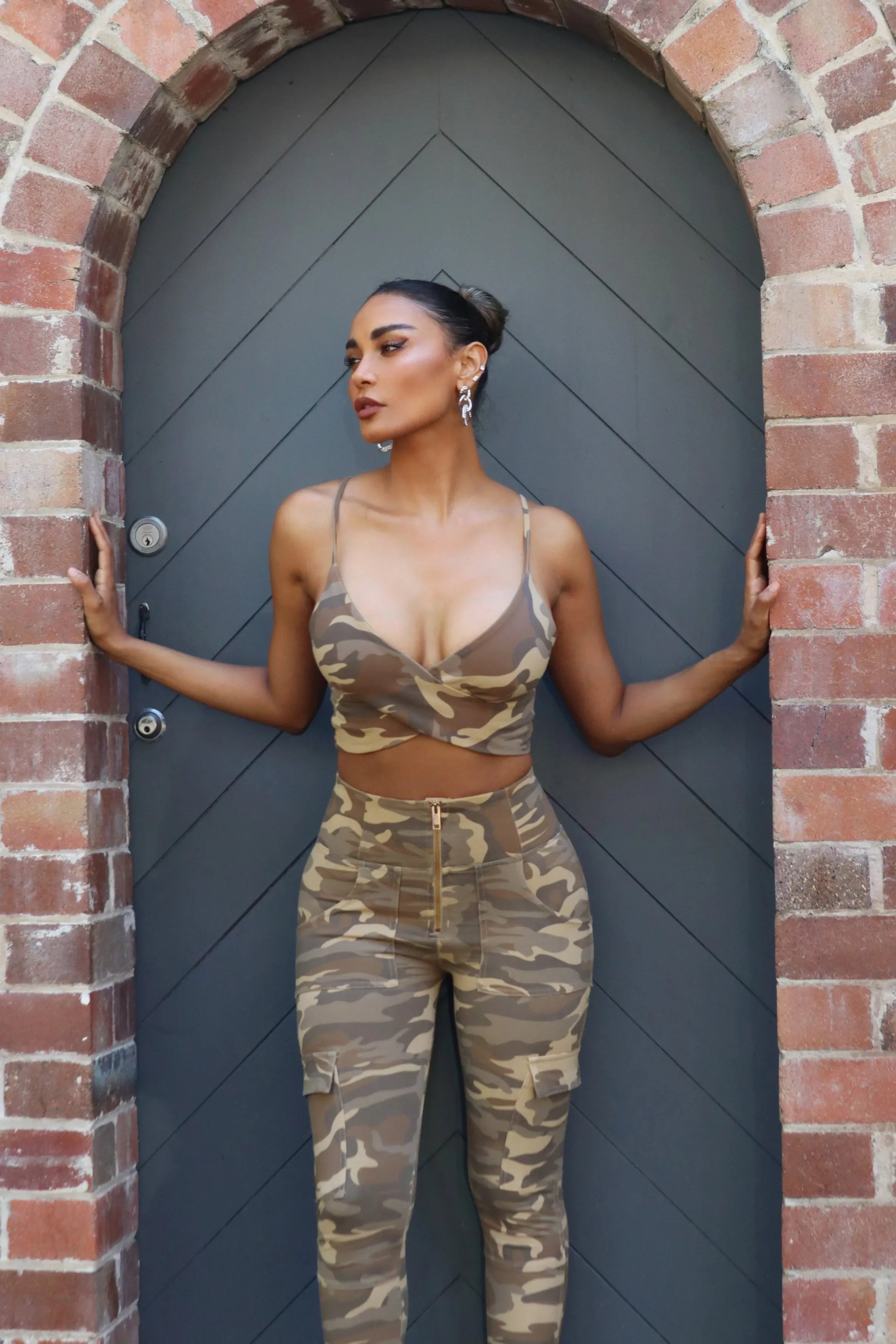 WRUP Cargo Fashion - High Waisted - Petite Length - Sand Camo 1