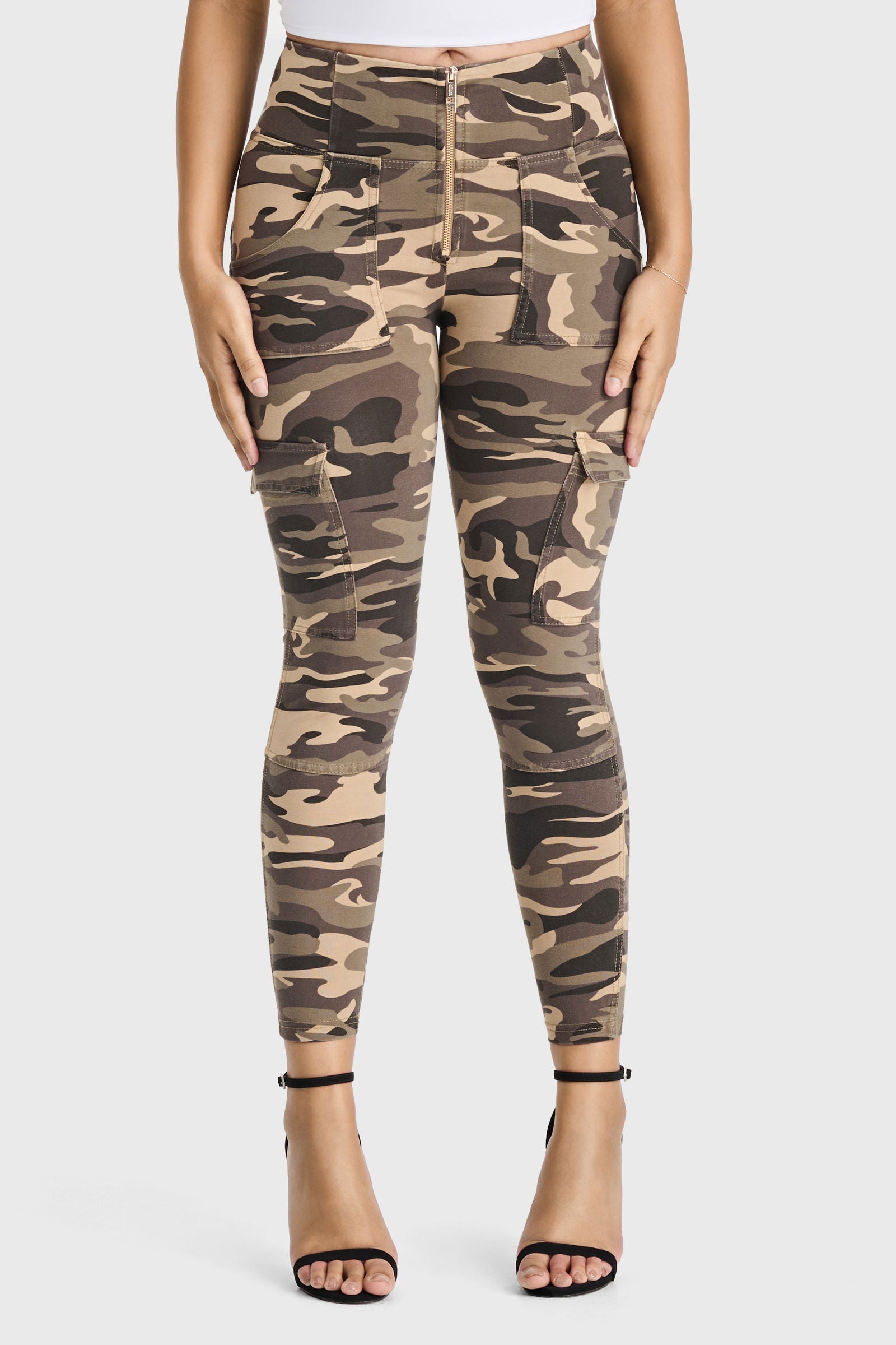 WR.UP® Cargo Fashion - High Waisted - 7/8 Length - Brown Camo 2