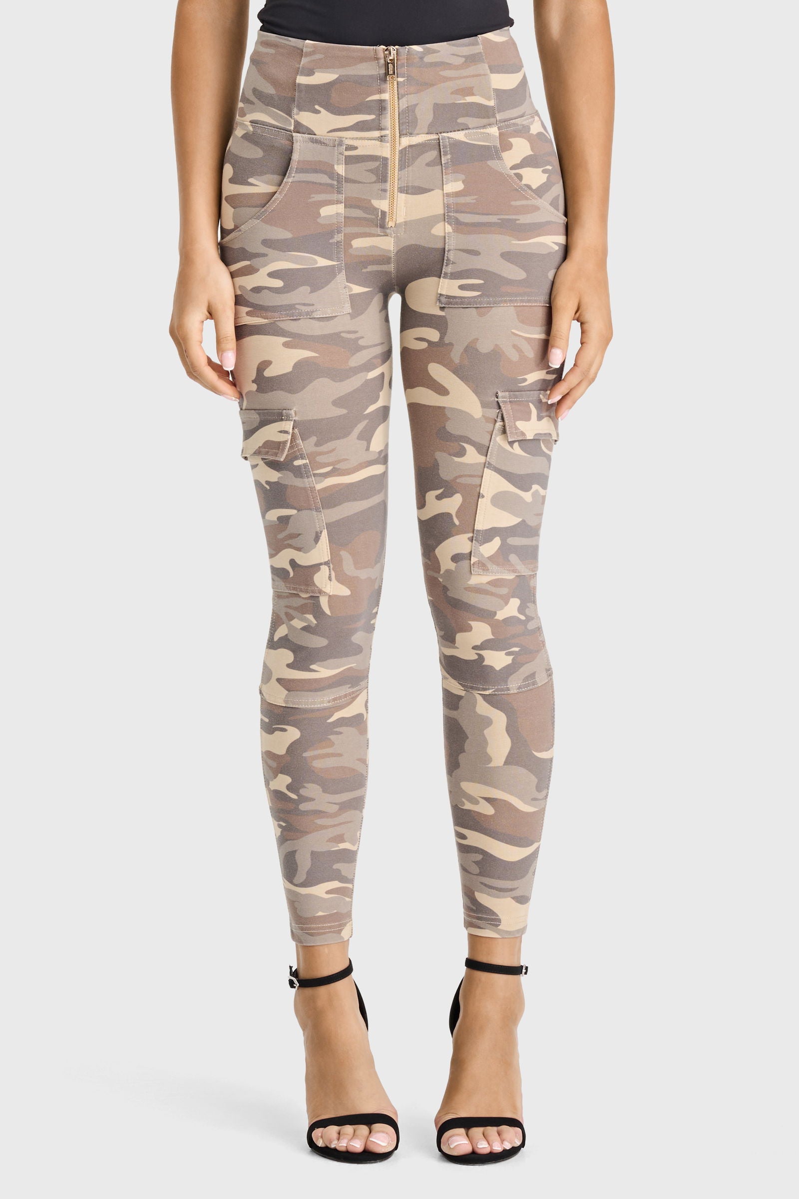 WR.UP® Cargo Fashion - High Waisted - 7/8 Length - Sand Camo 3