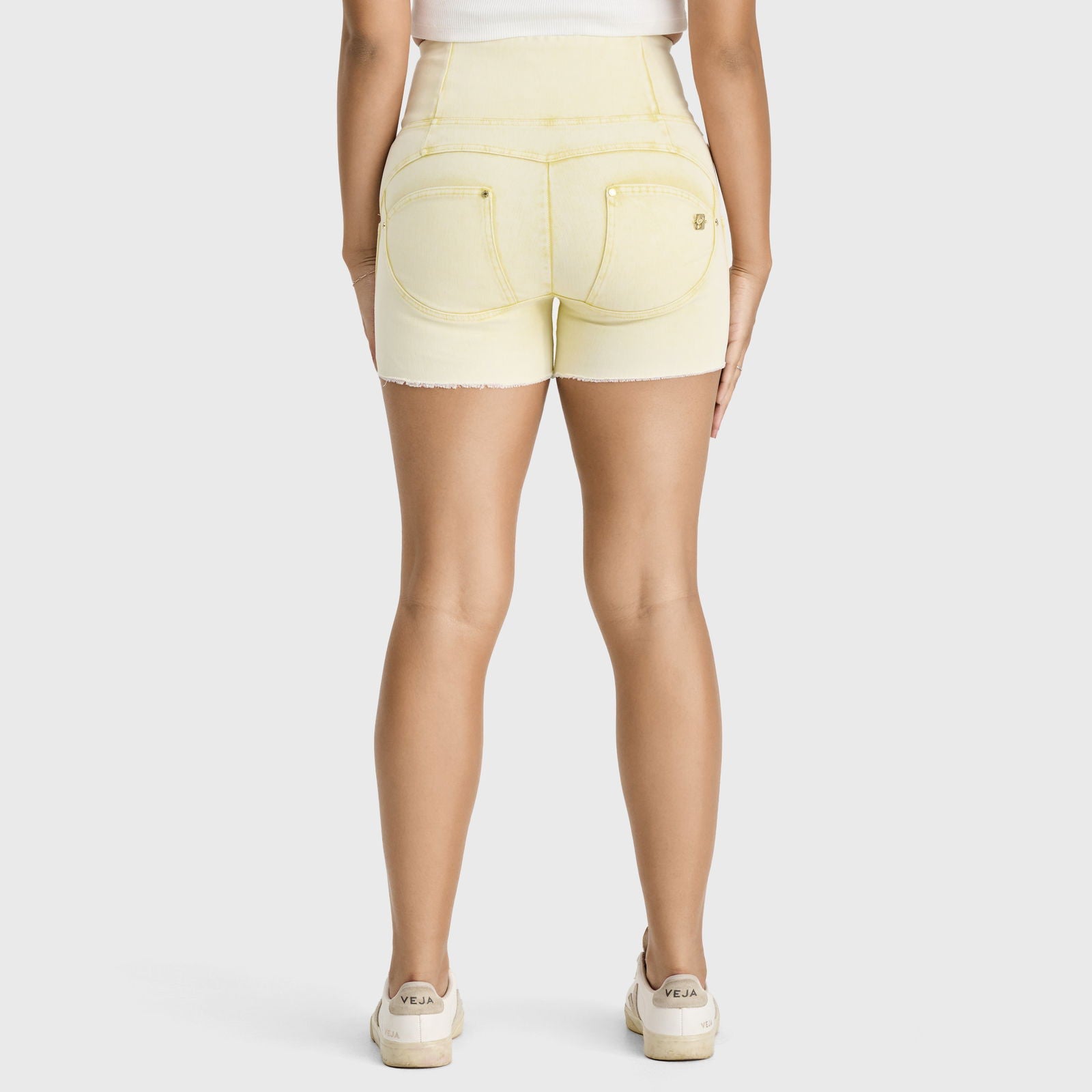 WR.UP® SNUG Jeans - 3 Button High Waisted - Shorts - Yellow Sorbet - Freddy USA