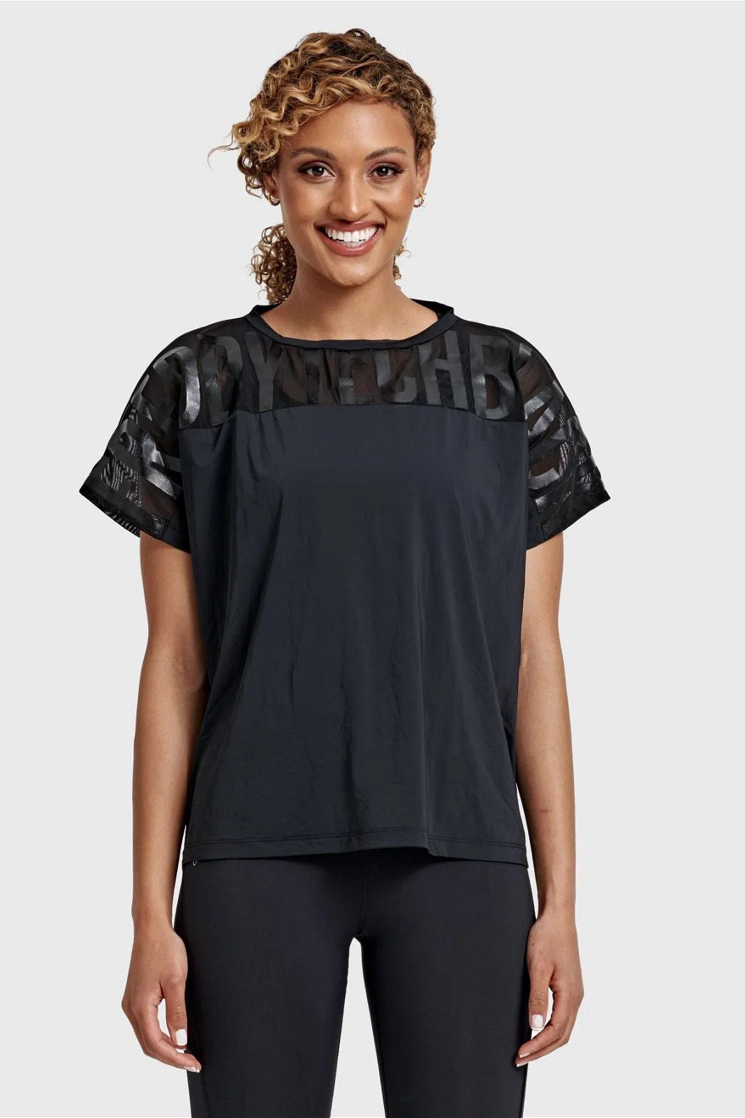 Top extragrande con aplicación de malla - Negro 1