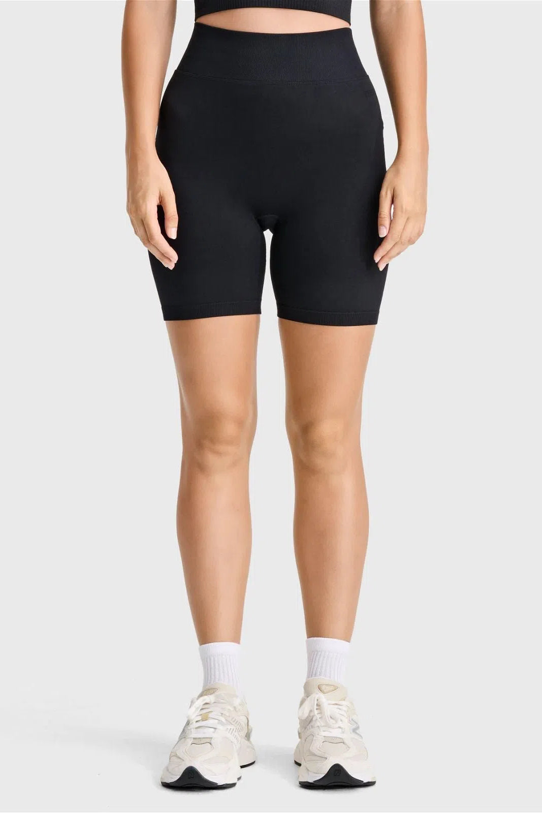 Seamless Biker Shorts - High Waisted - Black 3