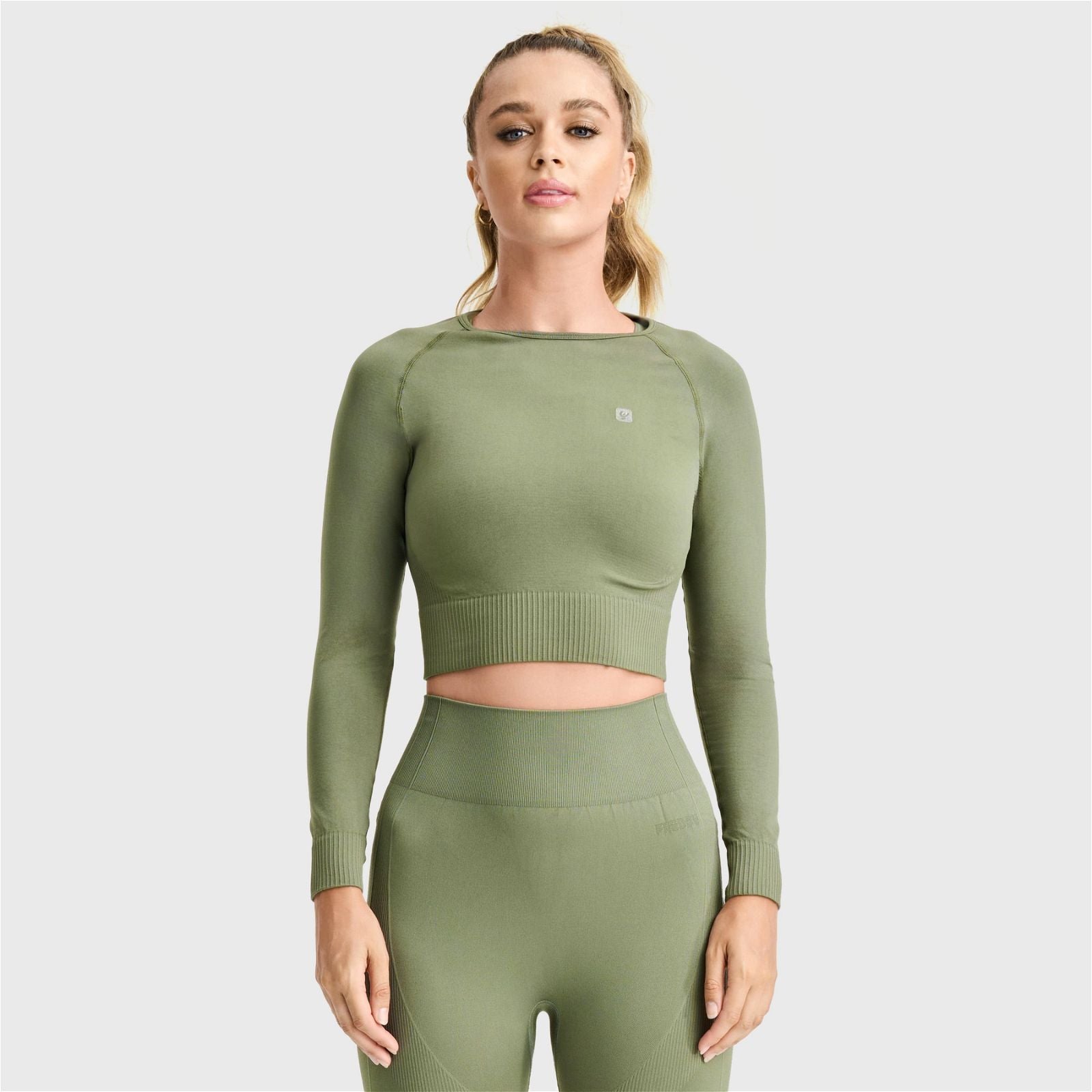 Seamless Cropped Long Sleeved - Military Green 1