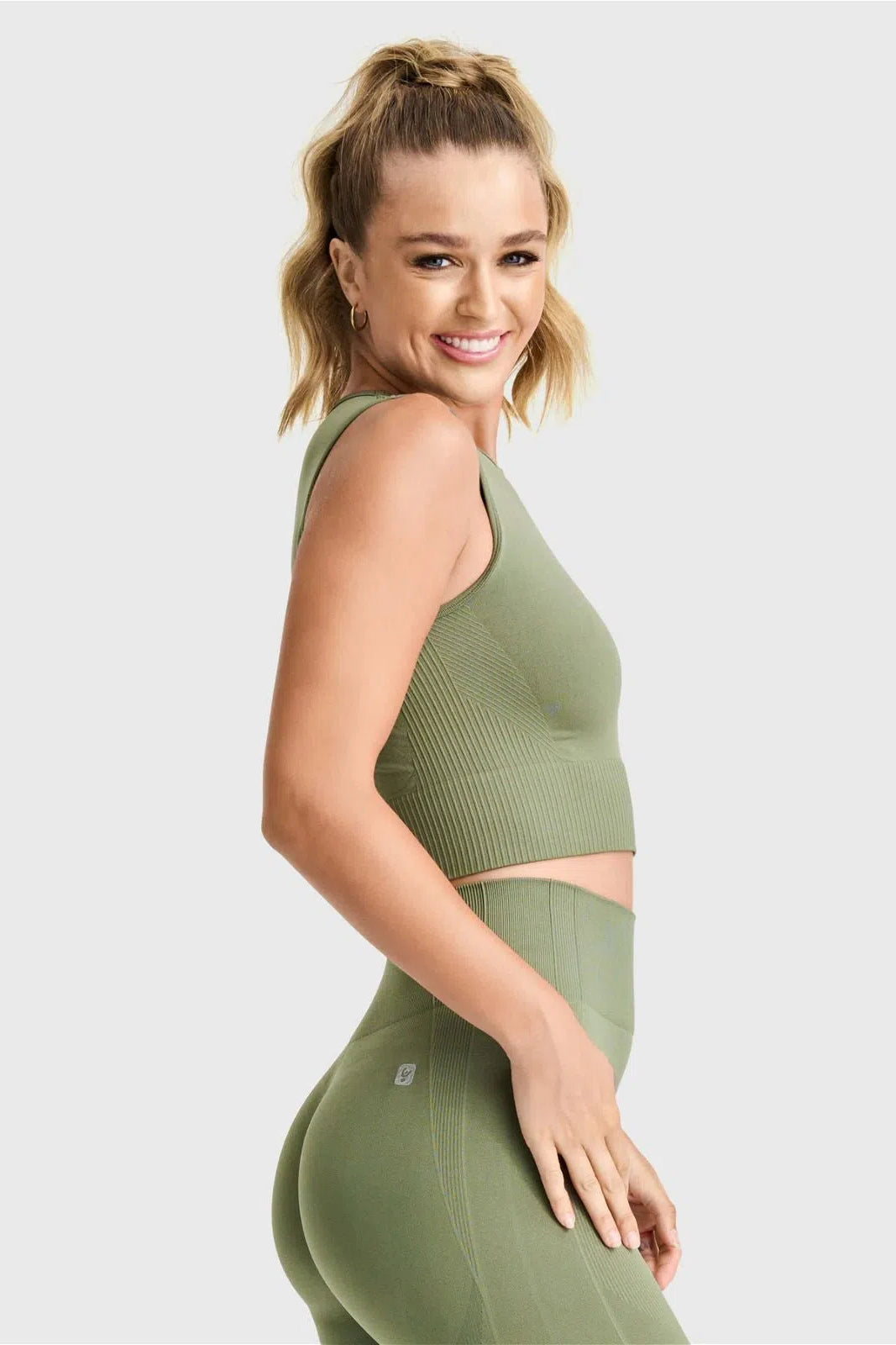 Seamless Cropped Singlet - Military Green 3