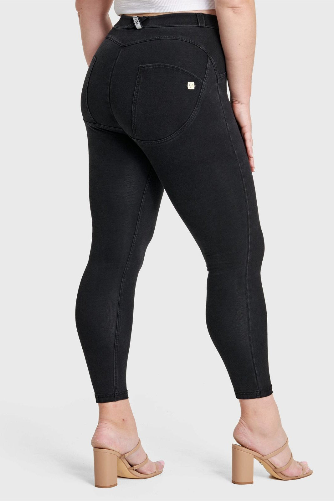 WR.UP® Curvy Denim - High Waisted - Petite Length - Black + Black Stitching 1