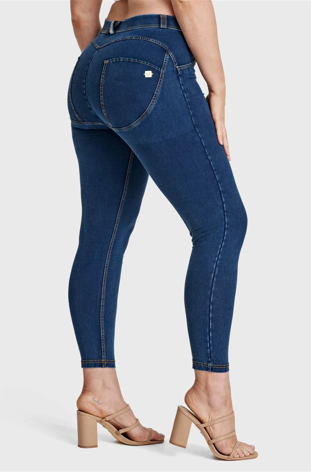 WR.UP® Curvy Denim - High Waisted - Petite Length - Dark Blue + Yellow Stitching