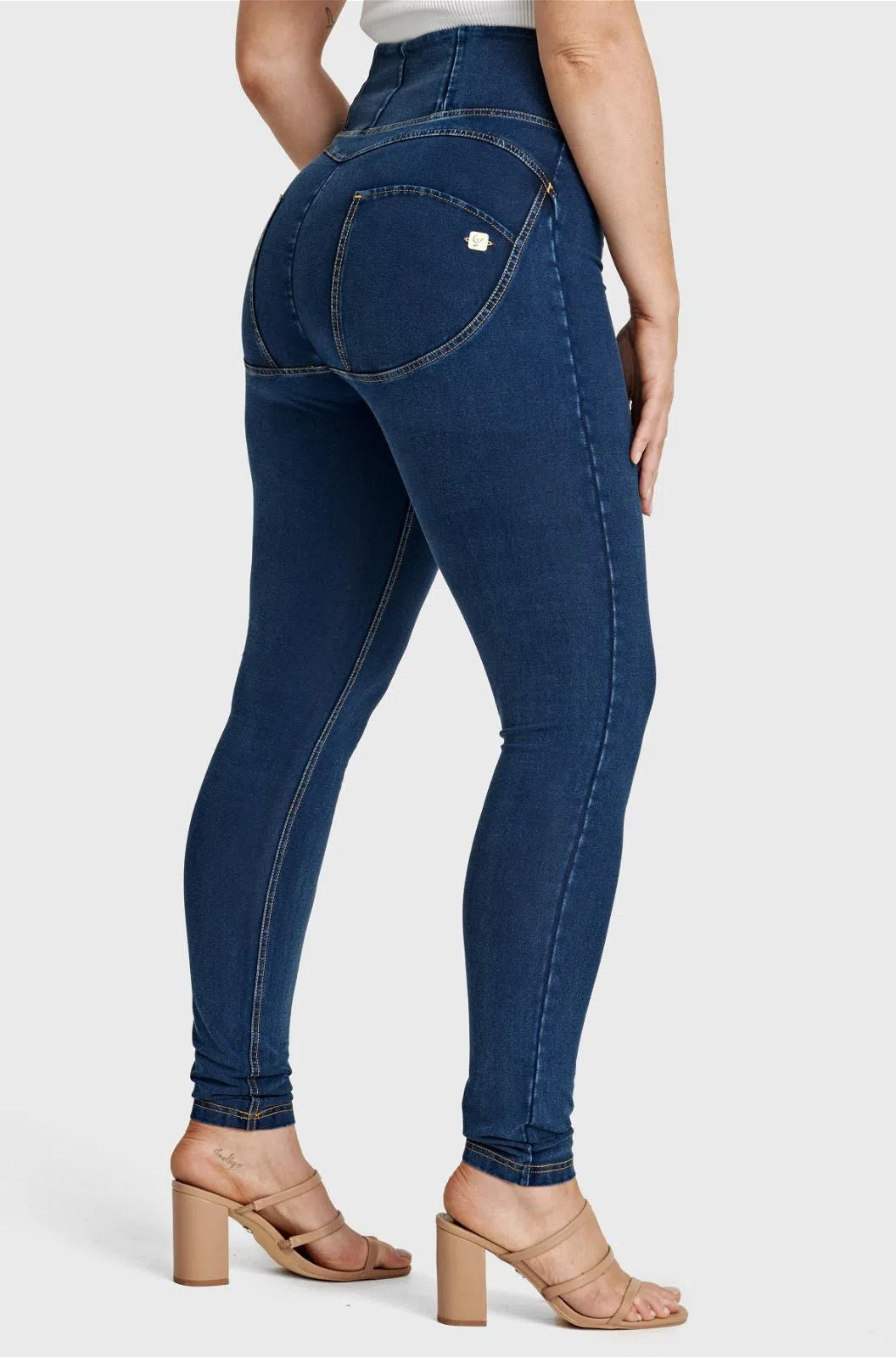 WR.UP® Curvy Denim - Zip High Waisted - Full Length - Dark Blue + Yellow Stitching