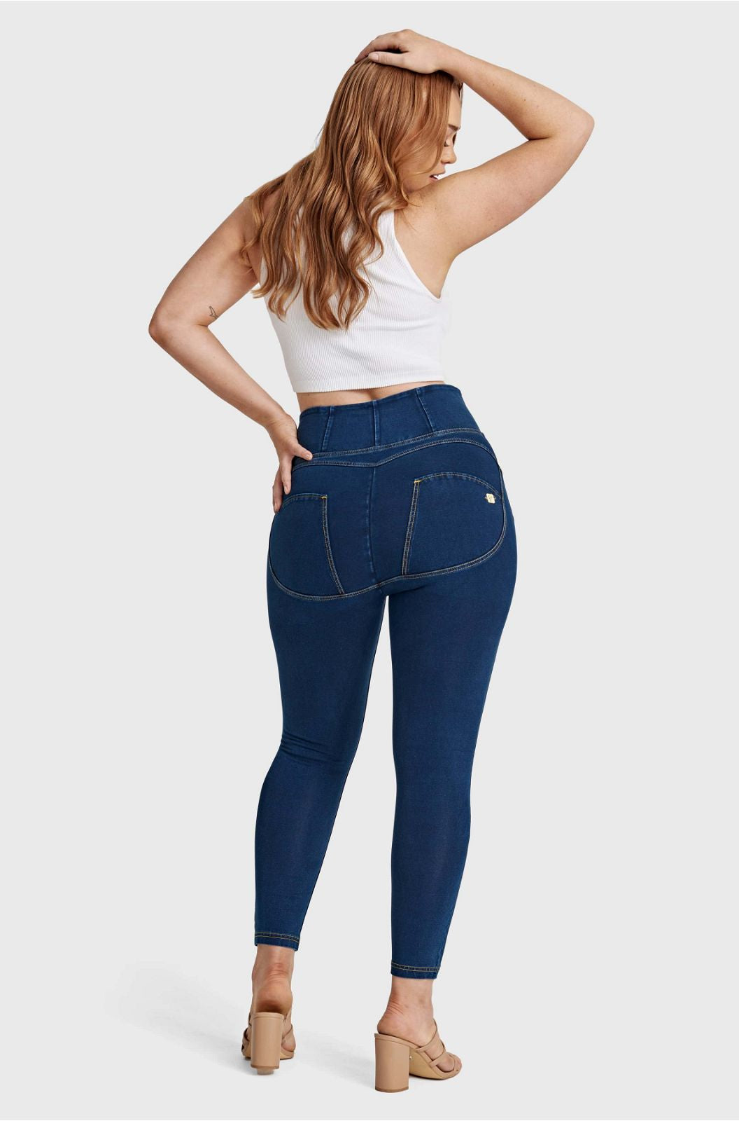 WR.UP® Curvy Denim - Zip High Waisted - Petite Length - Dark Blue + Yellow Stitching