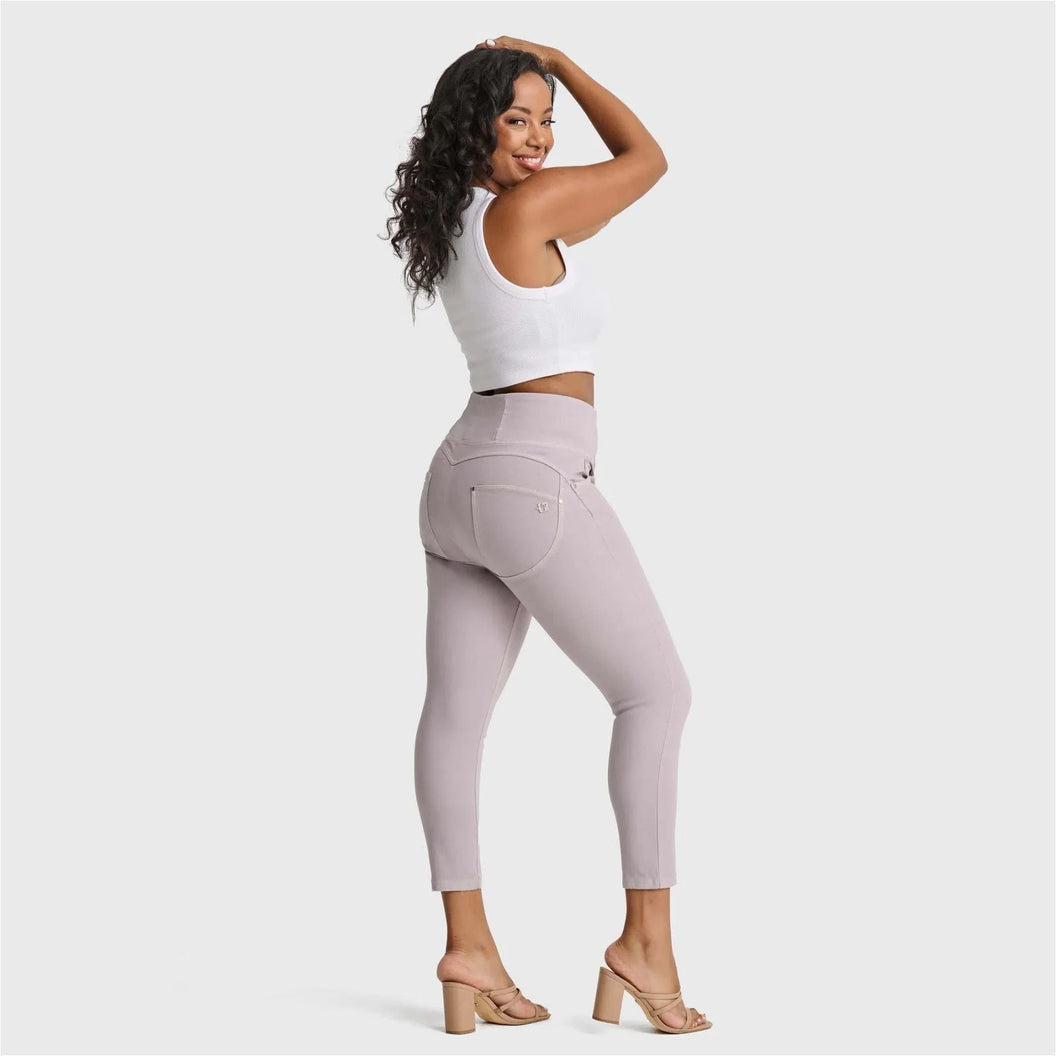 WRUP SNUG Curvy Jeans - High Waisted - Petite Length - Light Grey