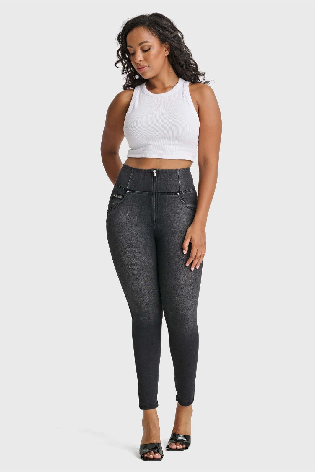 WR.UP® SNUG Curvy Jeans - High Waisted - Full Length - Black + Black Stitching 2