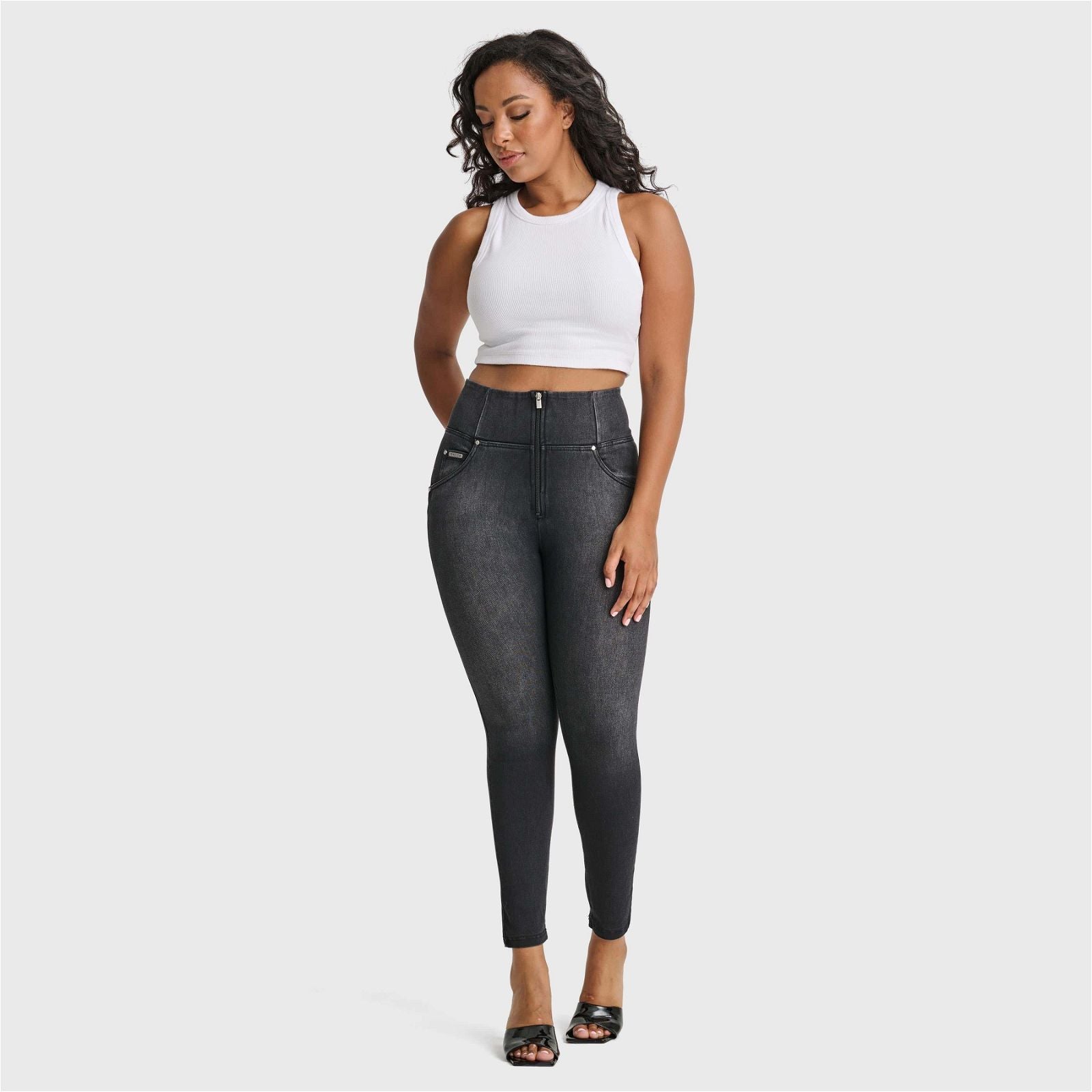 WR.UP® SNUG Curvy Jeans - High Waisted - Full Length - Black + Black Stitching 2