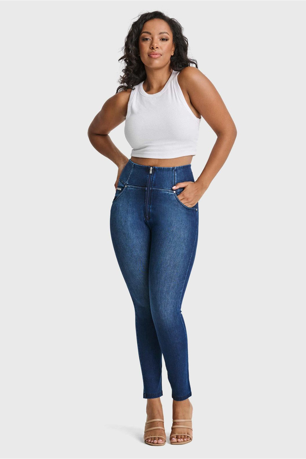 WR.UP® SNUG Curvy Jeans - High Waisted - Full Length - Dark Blue + Blue Stitching 2