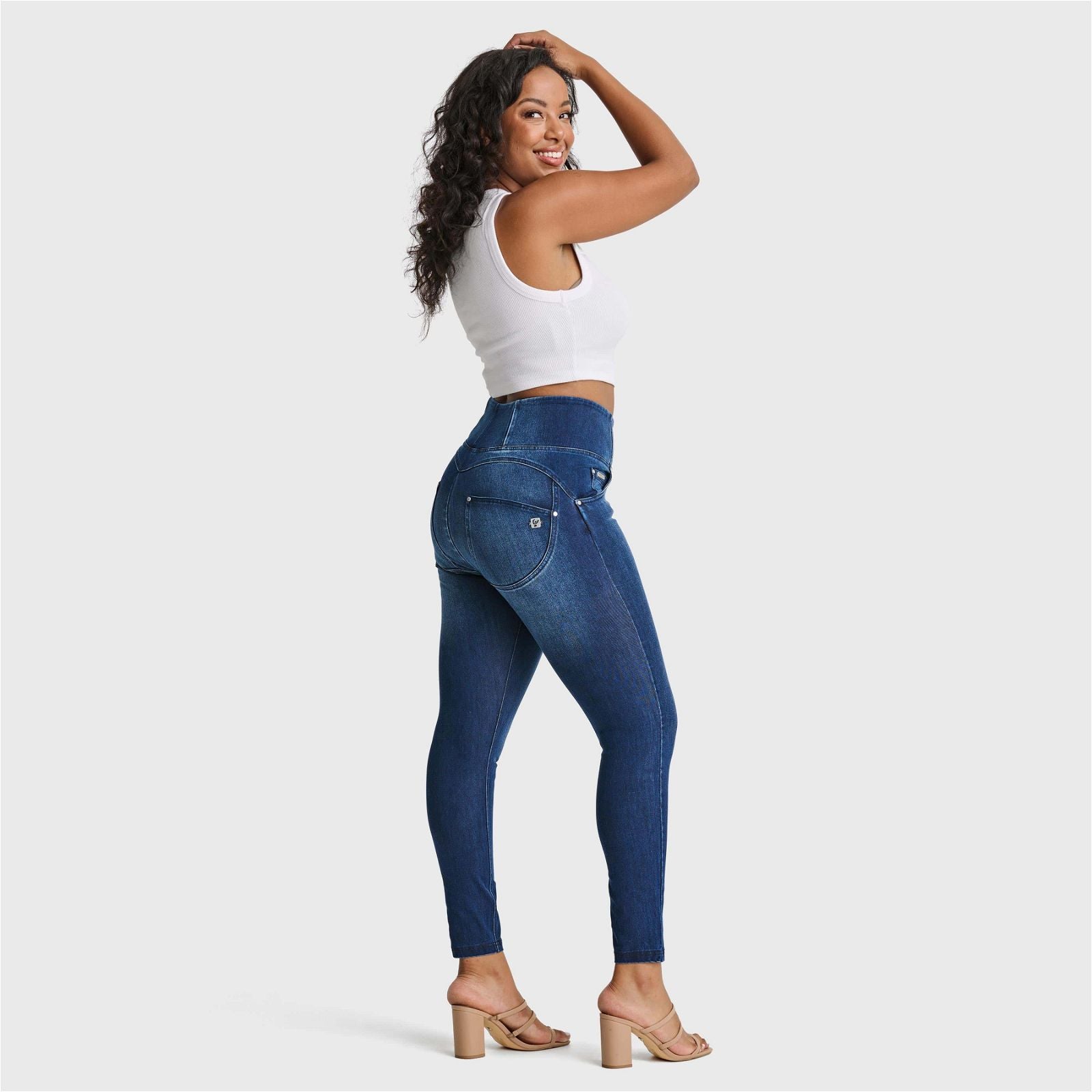 WR.UP® SNUG Curvy Jeans - High Waisted - Full Length - Dark Blue + Blue Stitching 3