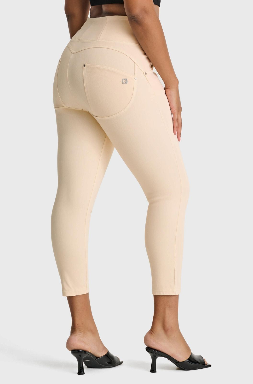 WR.UP® SNUG Curvy Jeans - High Waisted - Petite Length - Ivory