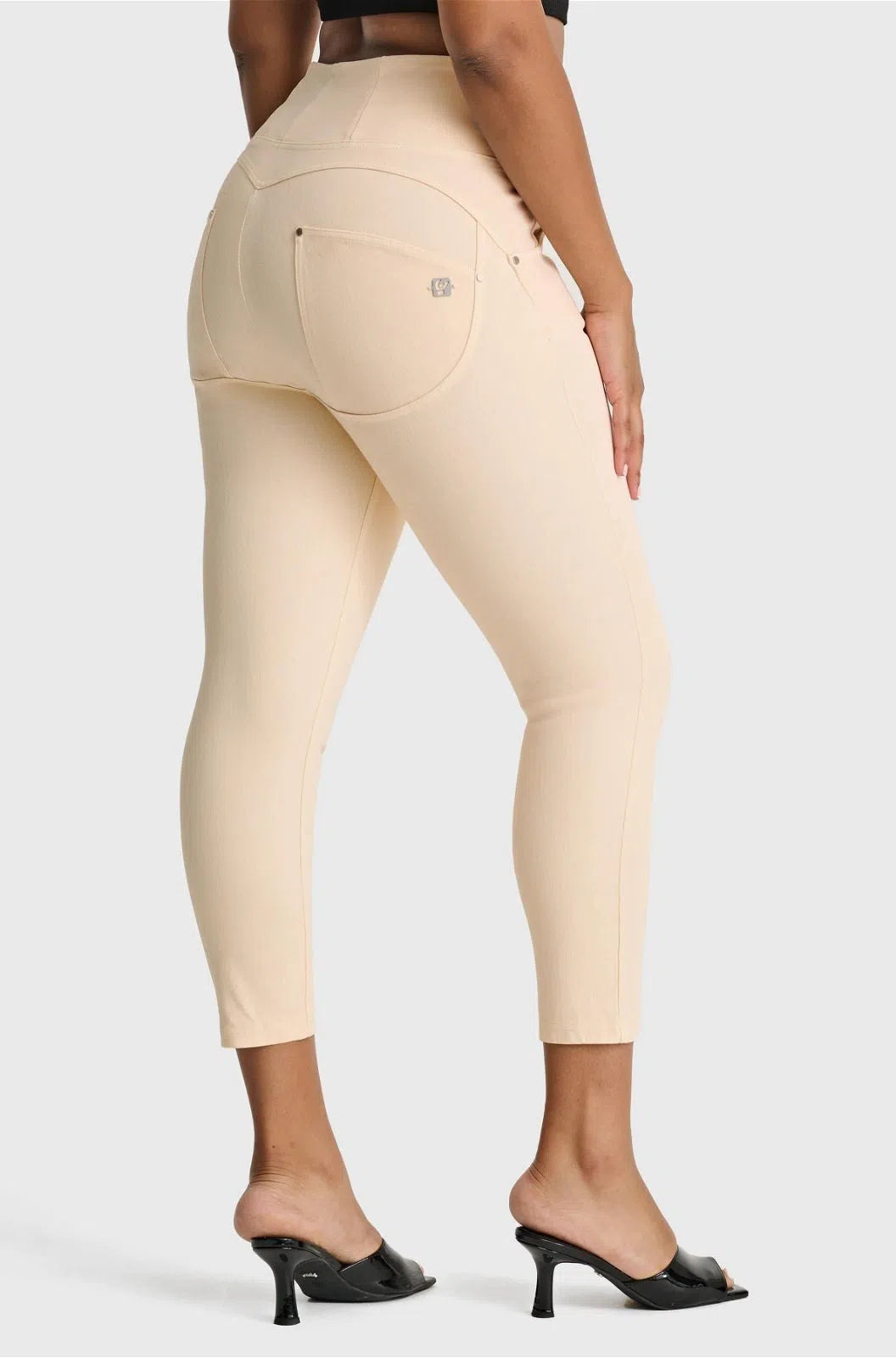 WR.UP® SNUG Curvy Jeans - High Waisted - Petite Length - Ivory