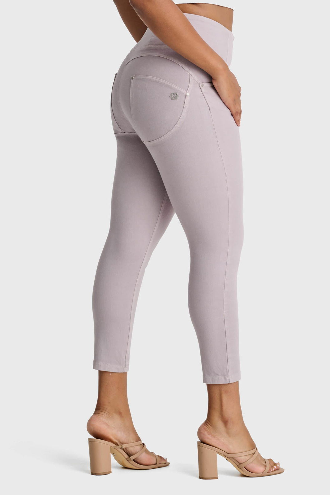 WR.UP® SNUG Curvy Jeans - High Waisted - Petite Length - Light Grey 1