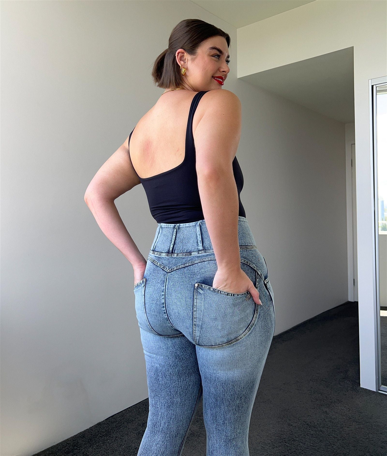 WR.UP® SNUG Curvy Ripped Jeans - High Waisted - Full Length - Blue Stonewash + Yellow Stitching 3