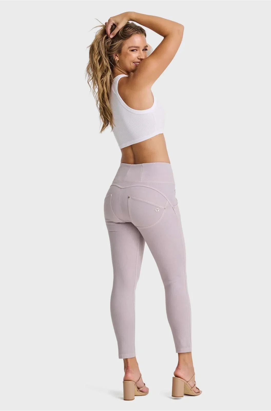 WR.UP® SNUG Jeans - High Waisted - Petite Length - Light Grey