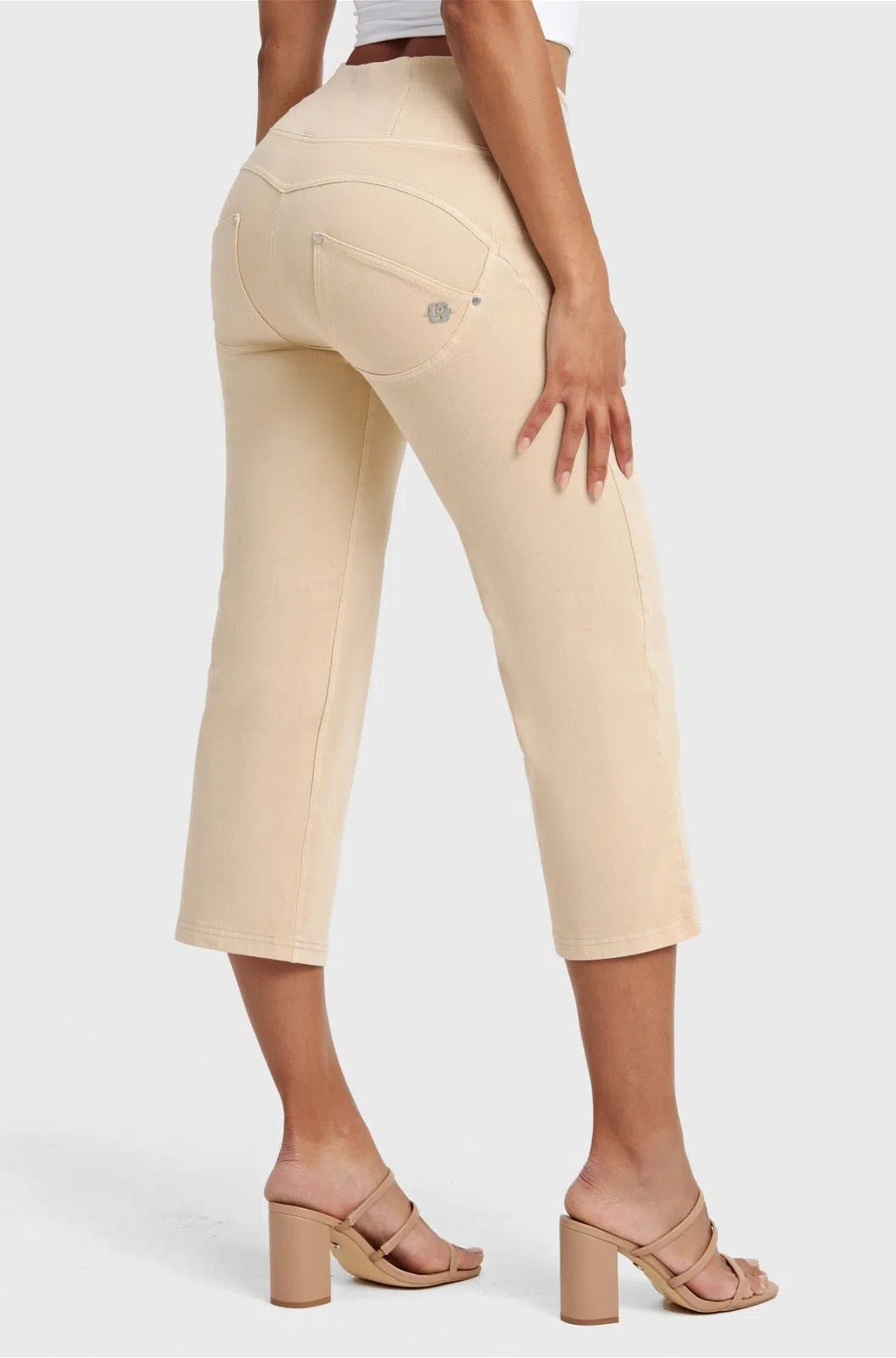 WR.UP® SNUG Jeans - High Waisted - Cropped - Beige