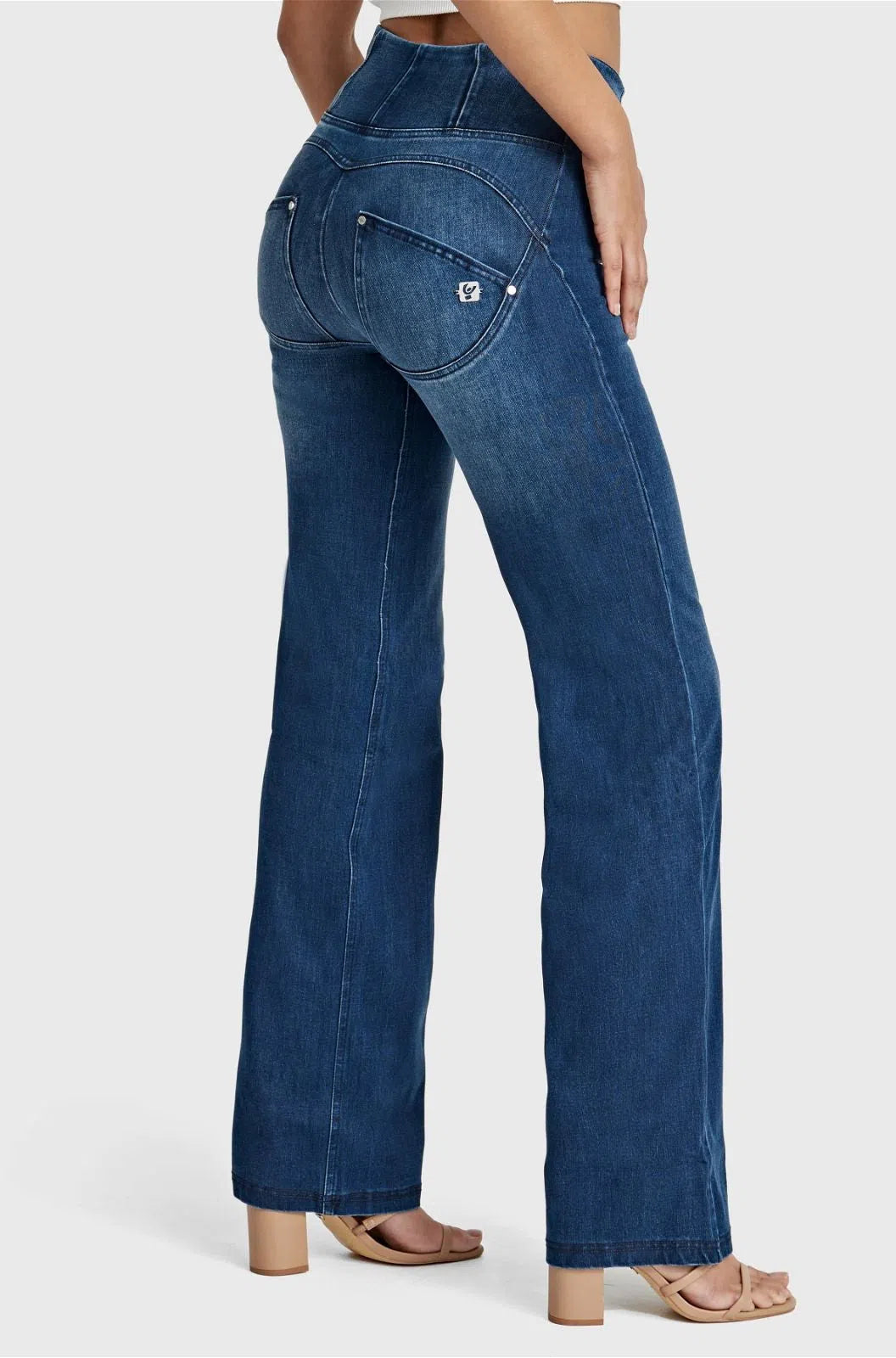 WR.UP® SNUG Jeans - High Waisted - Flare - Dark Blue + Blue Stitching