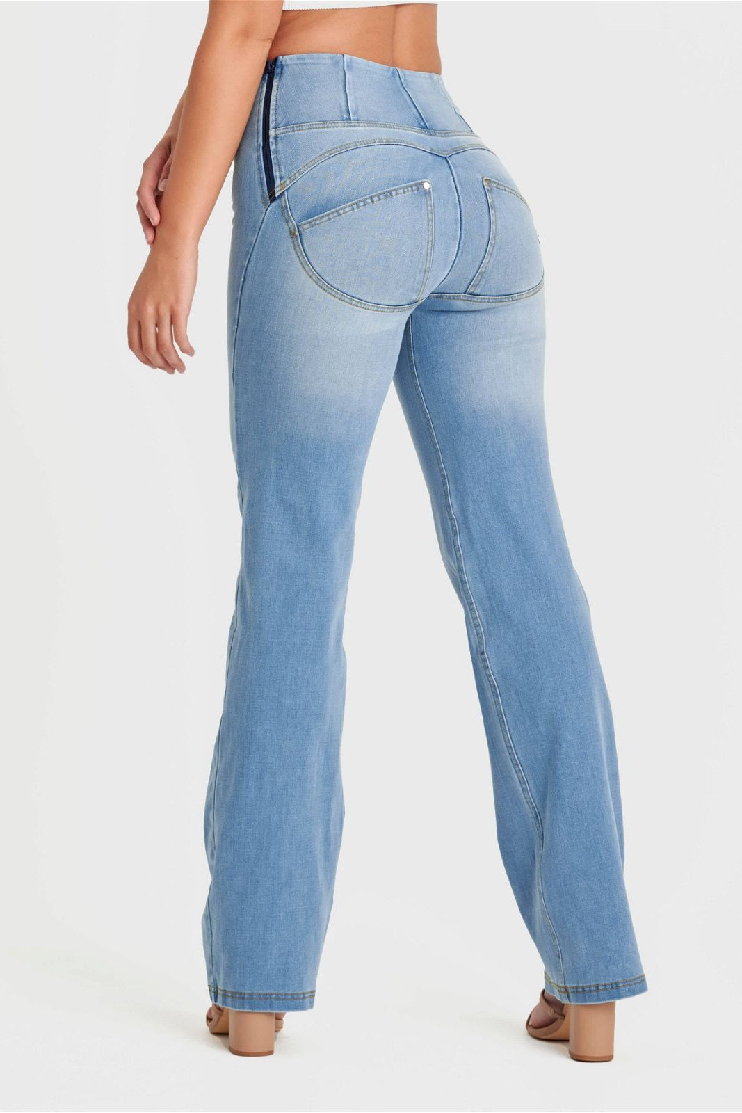 WR.UP® Snug Jeans - Cintura alta - Flare - Azul claro + Costuras amarillas 3