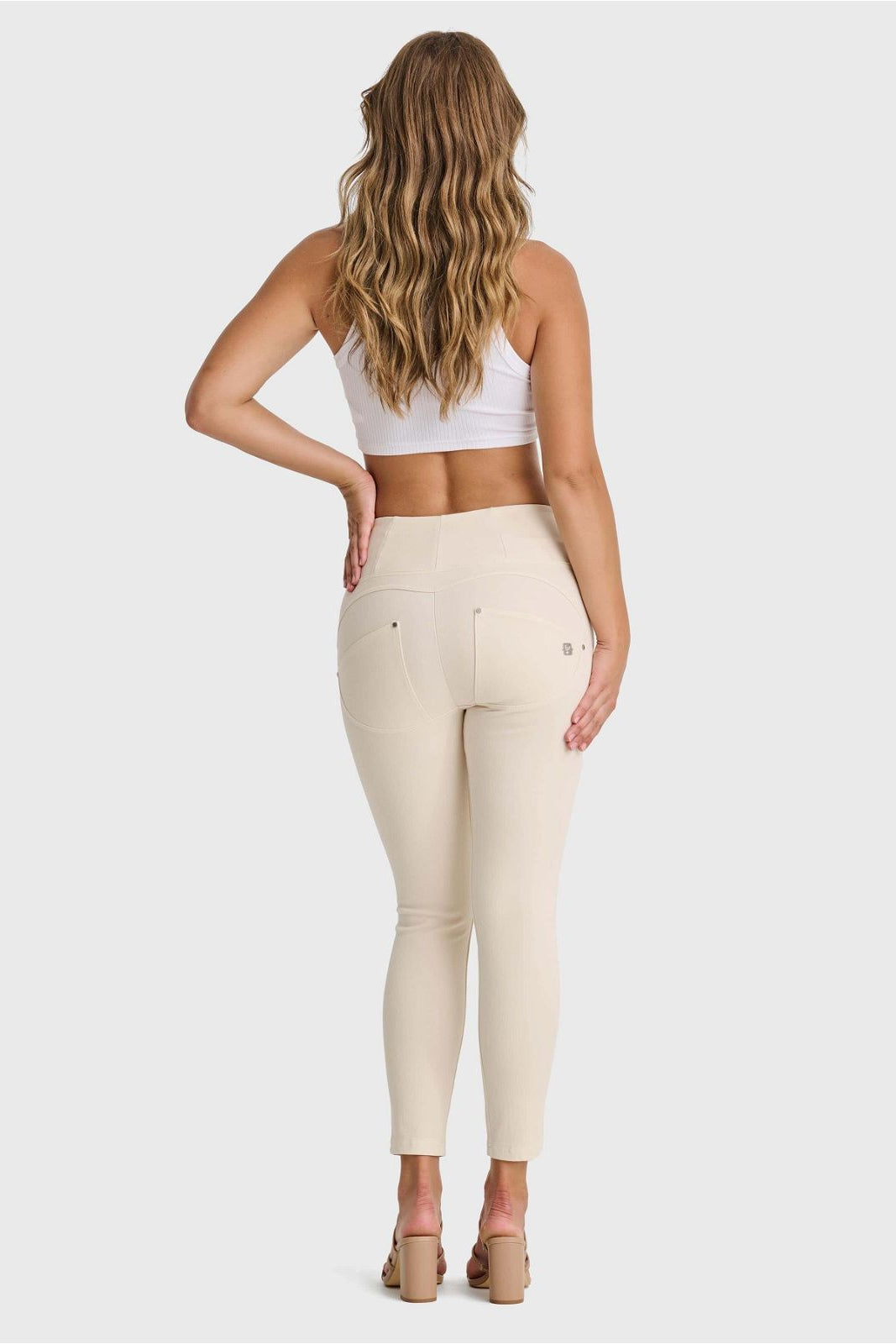 WR.UP® SNUG Jeans - High Waisted - Petite Length - Ivory 3