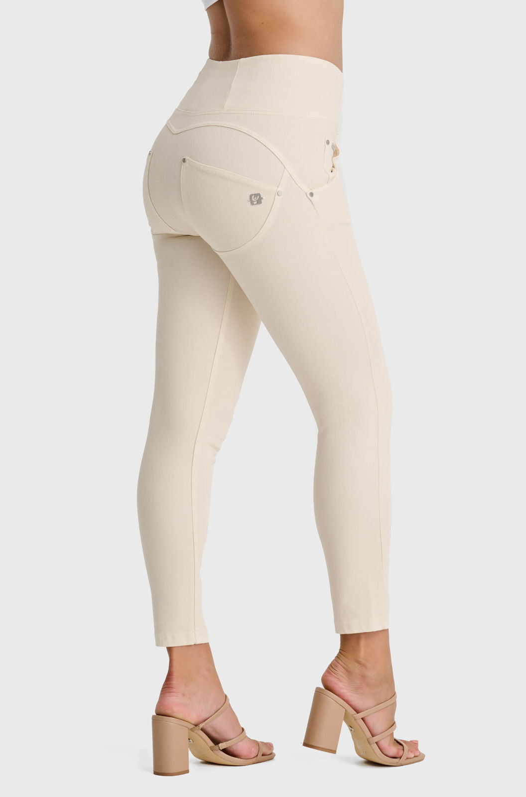 WR.UP® SNUG Jeans - High Waisted - Petite Length - Ivory