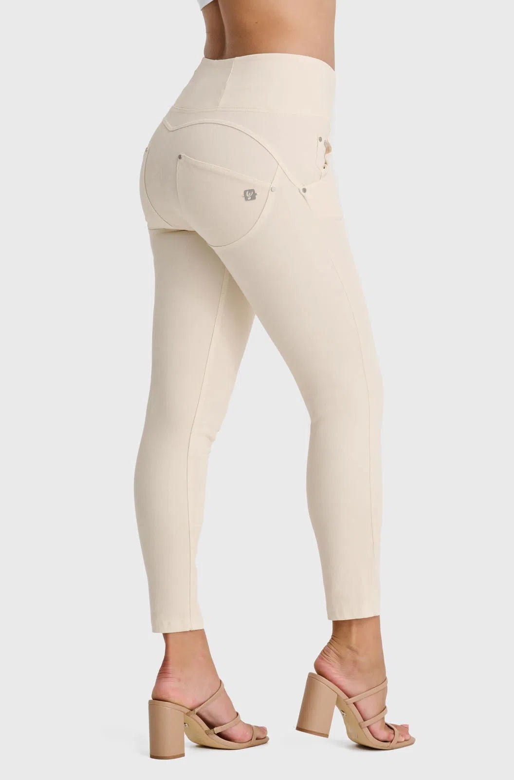 WR.UP® SNUG Jeans - High Waisted - Petite Length - Ivory