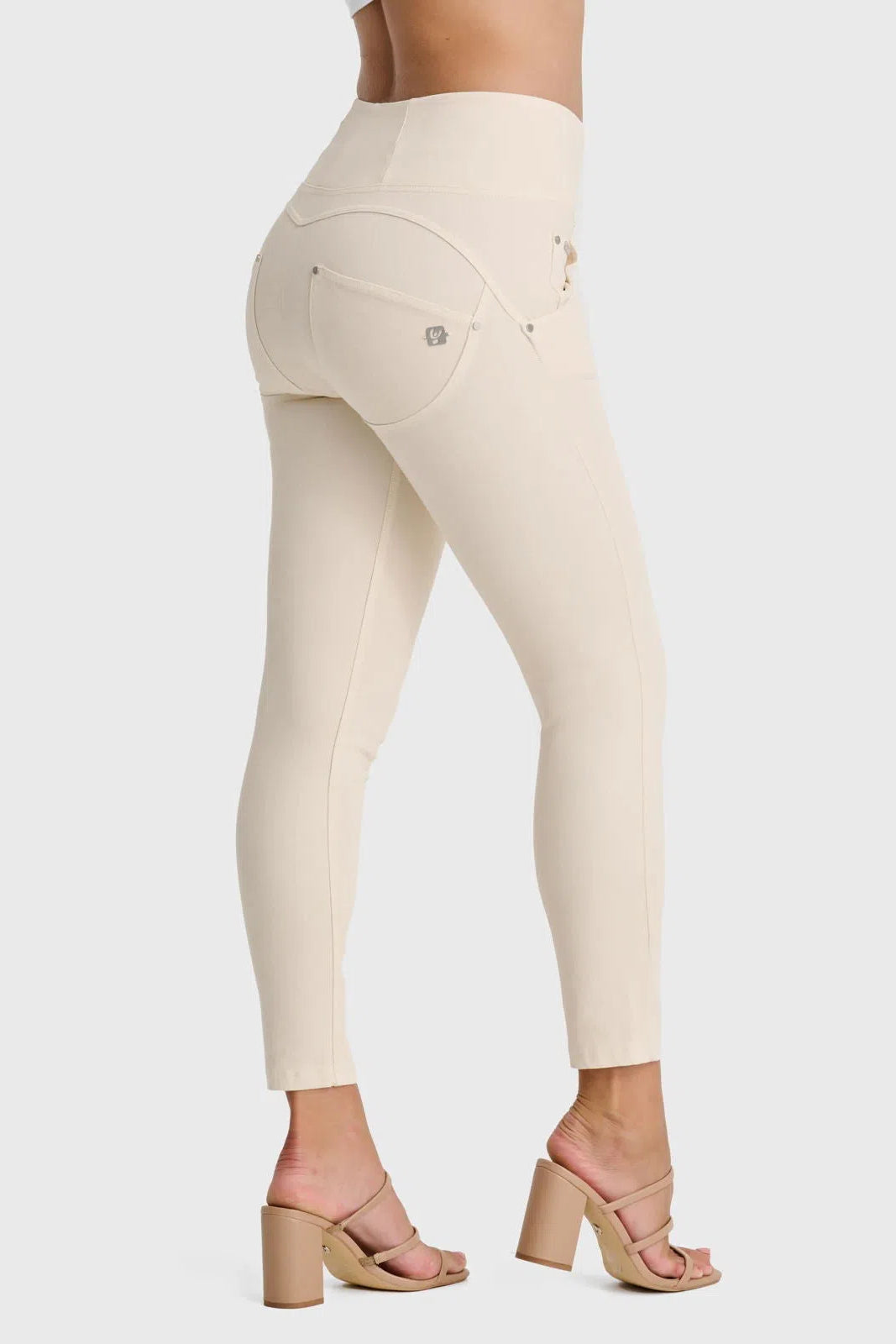 WR.UP® SNUG Jeans - High Waisted - Petite Length - Ivory 1