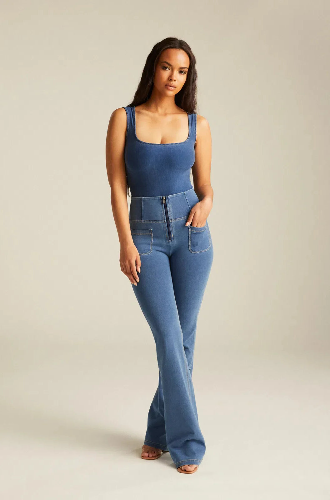 WRUP Denim with Front Pockets - Super High Waisted - Flare - Light Blue + Beige Stitching