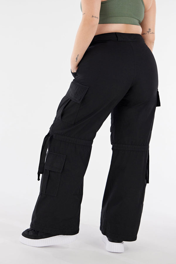 Cargo Pants - High Waisted - Full Length - Black