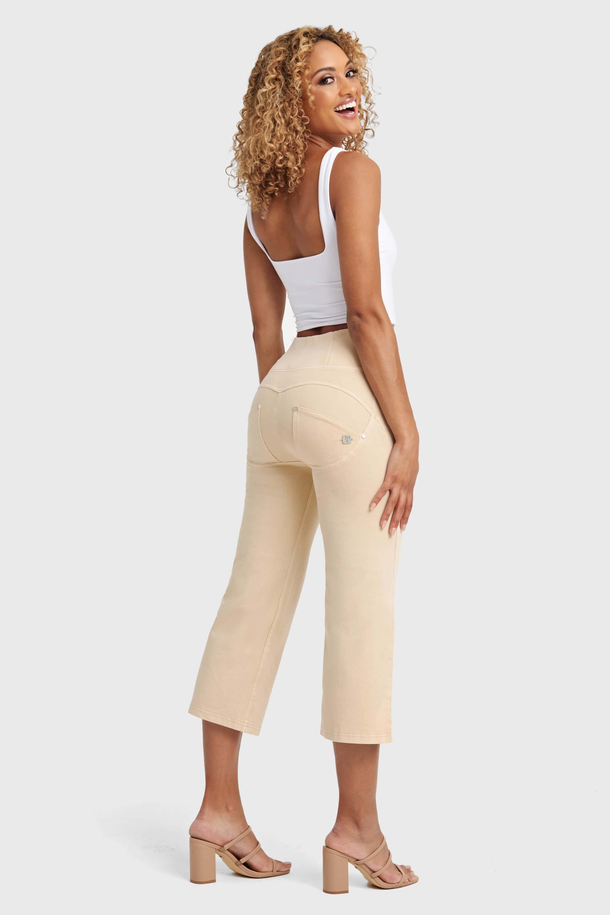 WR.UP® Snug Jeans - High Waisted - Cropped - Beige 8