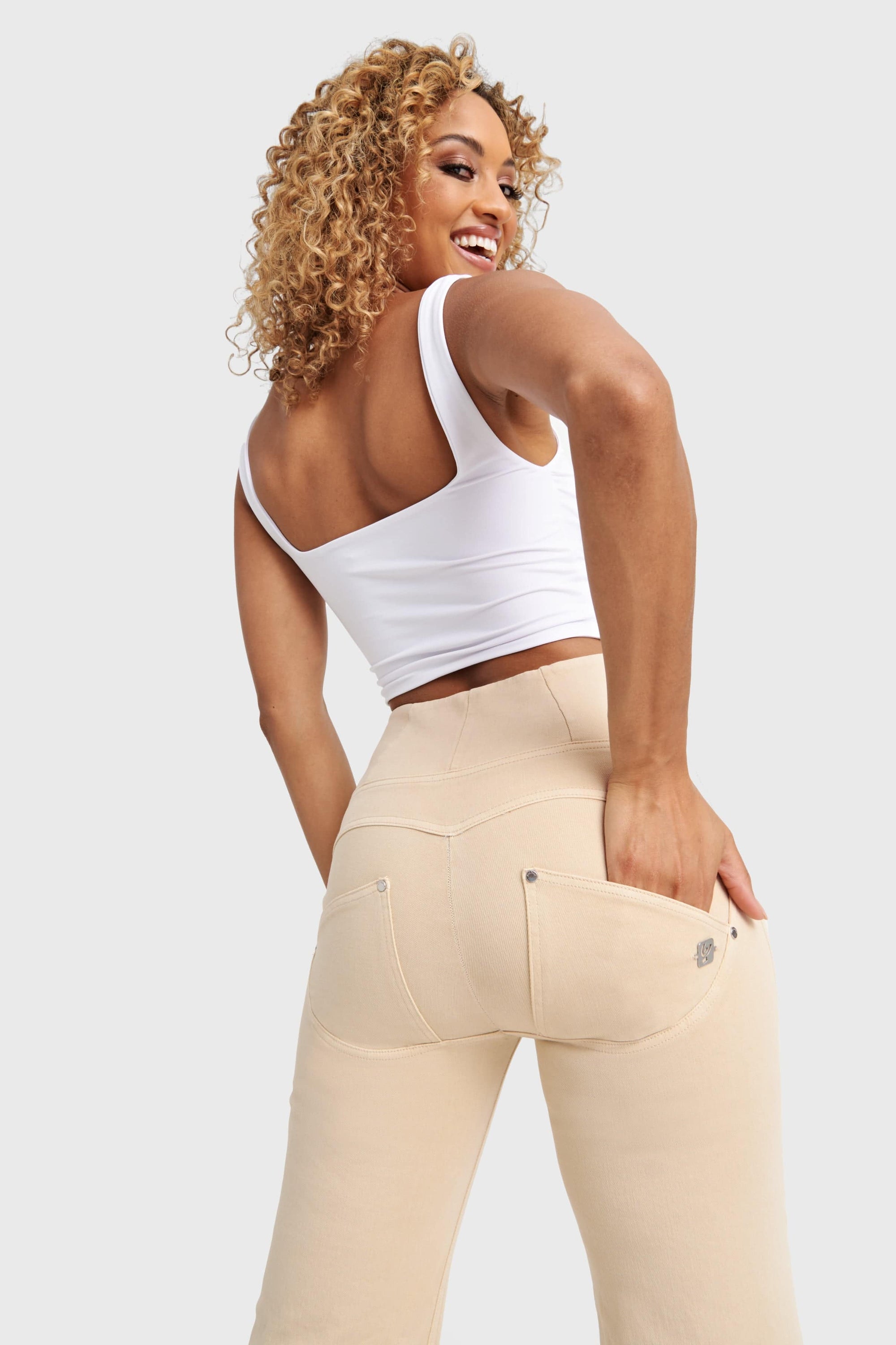 WR.UP® Snug Jeans - High Waisted - Cropped - Beige 4
