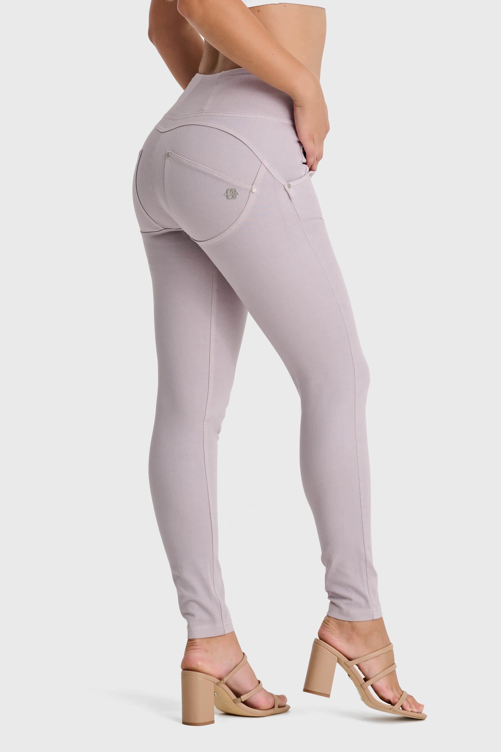 WR.UP® Snug Jeans - High Waisted - Full Length - Light Grey 1