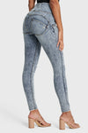 WR.UP® Snug Ripped Jeans - Cintura alta - Largo completo - Azul lavado a la piedra + Costuras amarillas 11
