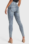 WR.UP® Snug Ripped Jeans - Cintura alta - Largo completo - Azul lavado a la piedra + Costuras amarillas 9