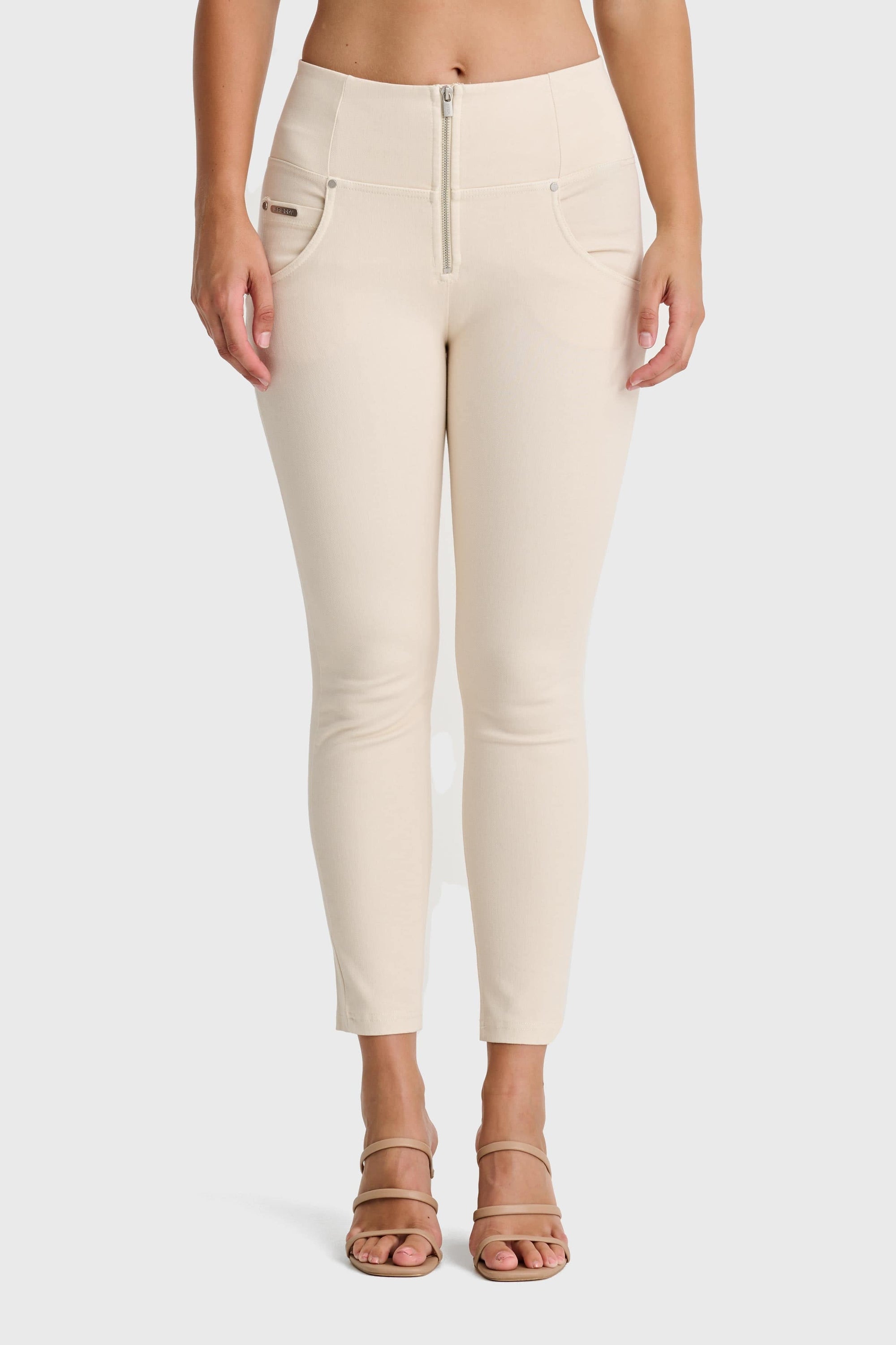 WR.UP® Snug Jeans - High Waisted - 7/8 Length - Ivory 7