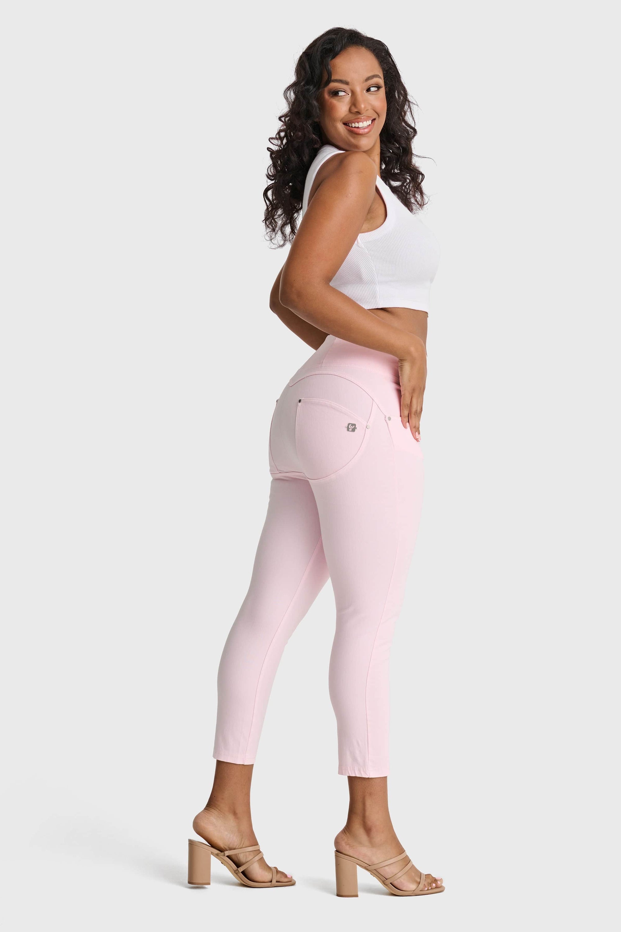 WR.UP® Snug Curvy Jeans - High Waisted - 7/8 Length - Baby Pink 3