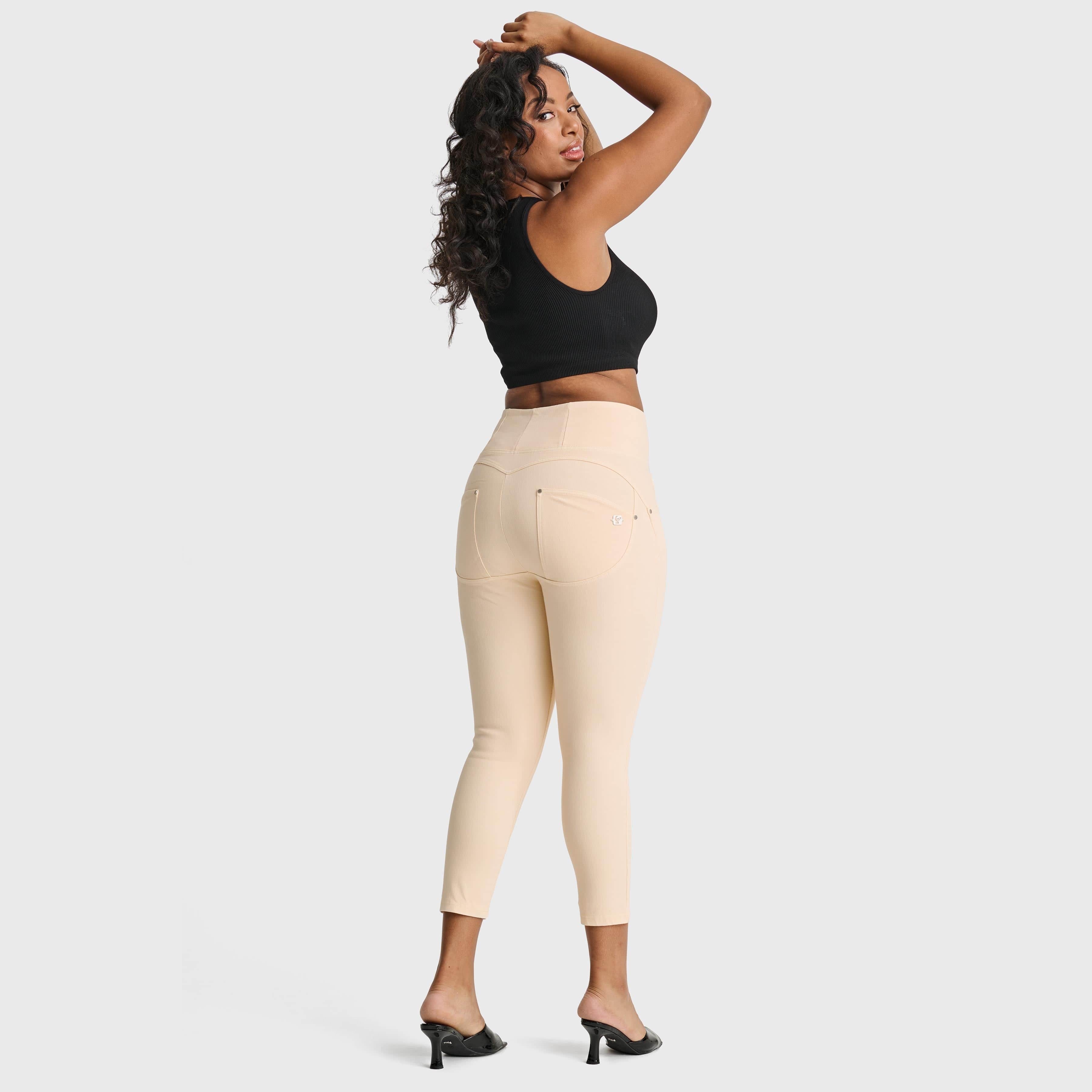 WR.UP® Snug Curvy Jeans - High Waisted - 7/8 Length - Ivory 3