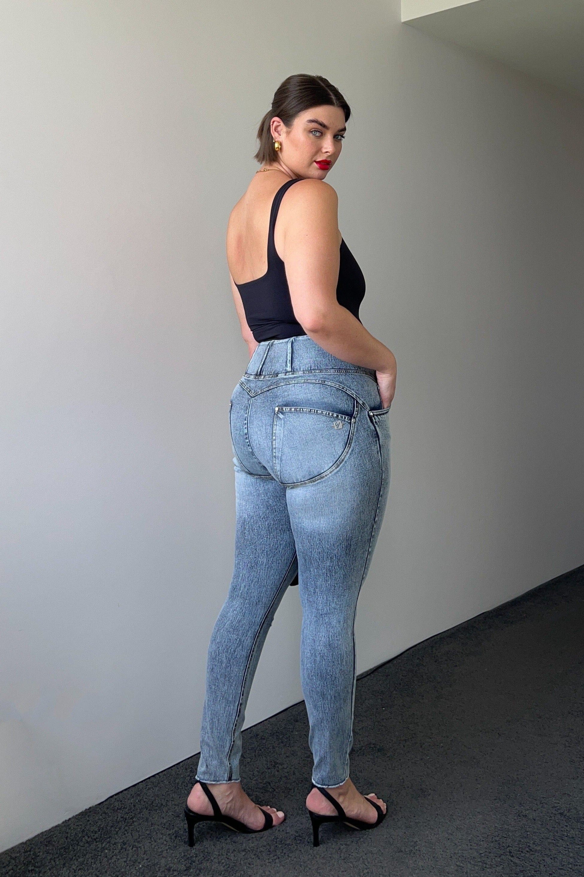 WR.UP® Snug Curvy Ripped Jeans - High Waisted - Full Length - Blue Stonewash + Yellow Stitching 2